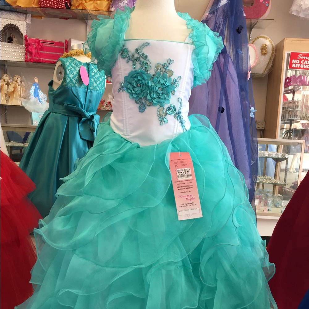 Little girls ruffle dress